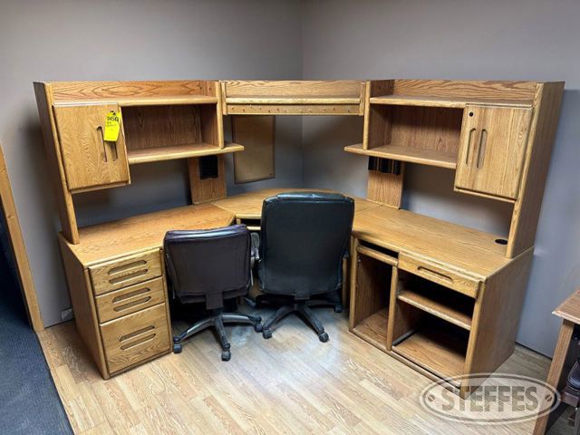 Wood office desk w/chairs